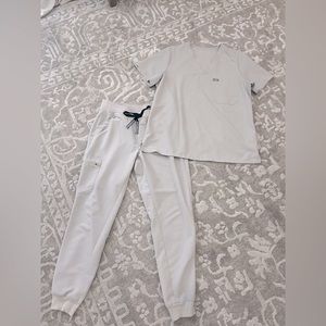 Figs Scrub Set! Bone color. L Top and M Bottom. Excellent Like New Condition!